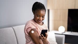 The Continuous Glucose Monitoring Revolution: How Real-Time Data Is Transforming Diabetes Care